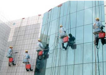 如何保證外墻清洗的安全性？